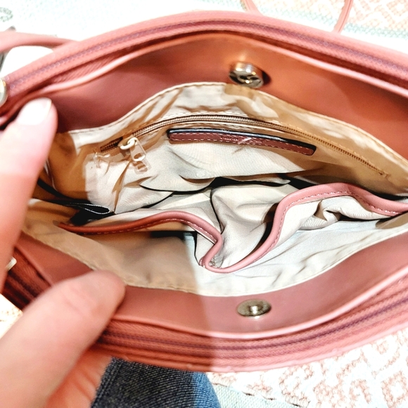 NINE WEST BLUSH ROSE PINK QUILTED CROSSBODY, W STUDS in Like New Condition - Picture 4 of 6